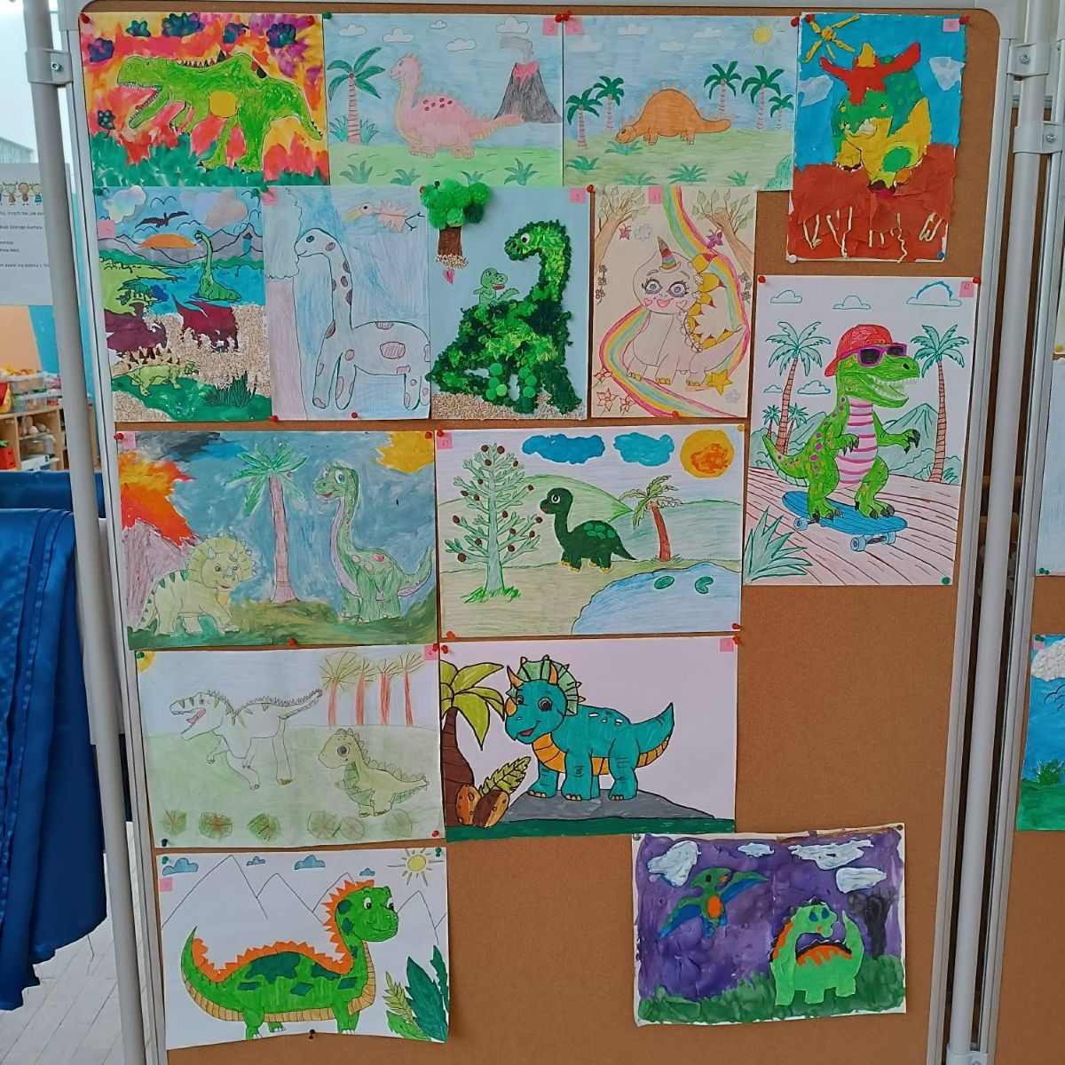 Galeria zdjęć: Konkurs plastyczny „Dinozaury”